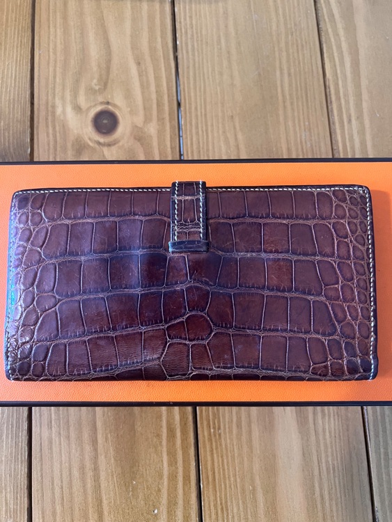 べアンクラシック（ブランド財布・小物）の商品画像 - 査定依頼日：2025年8月26日 - 最高査定価格：100,000円