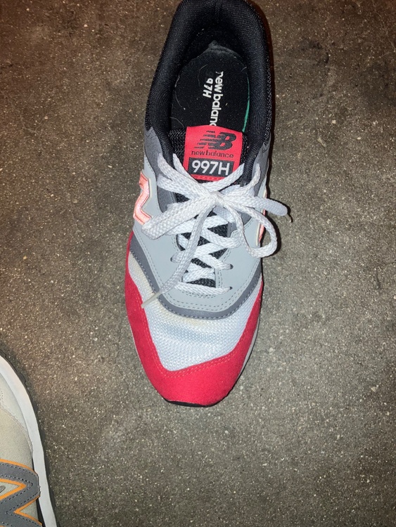 ニューバランス 997hチームレッド（古着・ファッション）の商品画像 - 査定依頼日：2026年3月11日 - 最高査定価格：300円