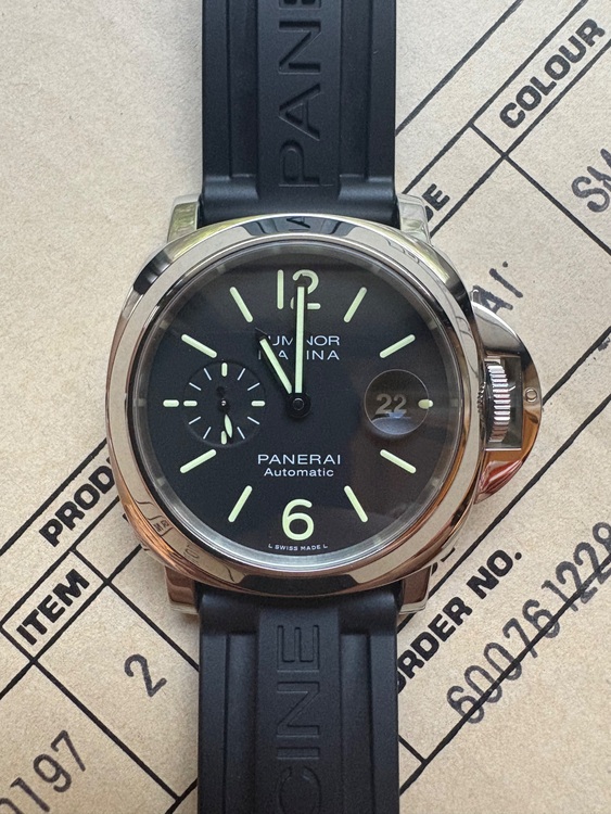 パネライ ルミノール pam01104（高級時計）の商品画像 - 査定依頼日：2025年8月18日 - 最高査定価格：540,000円