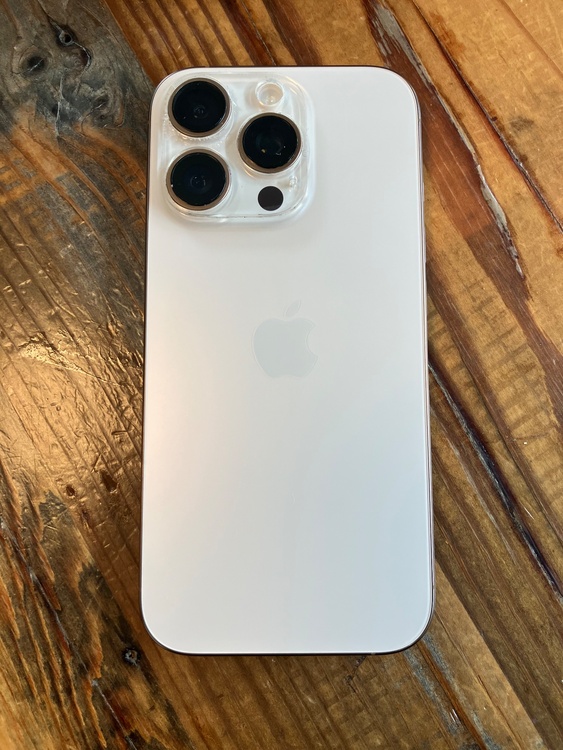 iPhone iPhone 16 Pro 256GB SIMフリー（スマホ）の商品画像 - 査定依頼日：2026年6月11日 - 最高査定価格：66,000円