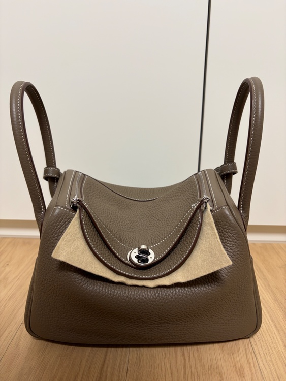 Lindy 26（ブランドバッグ）の商品画像 - 査定依頼日：2025年12月23日 - 最高査定価格：1,200,000円