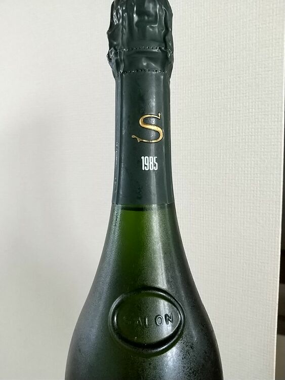 サロン ブランドブラン ル メニル ブリュット 1985（お酒）の商品画像 - 査定依頼日：2025年8月16日 - 最高査定価格：155,000円