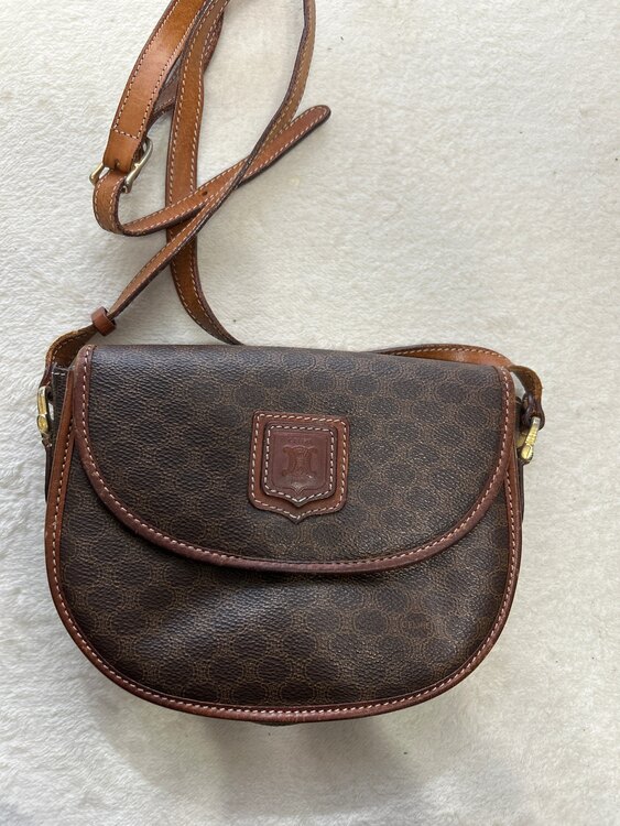 セリーヌ  （ブランドバッグ）の商品画像 - 査定依頼日：2025年1月29日 - 最高査定価格：10,000円