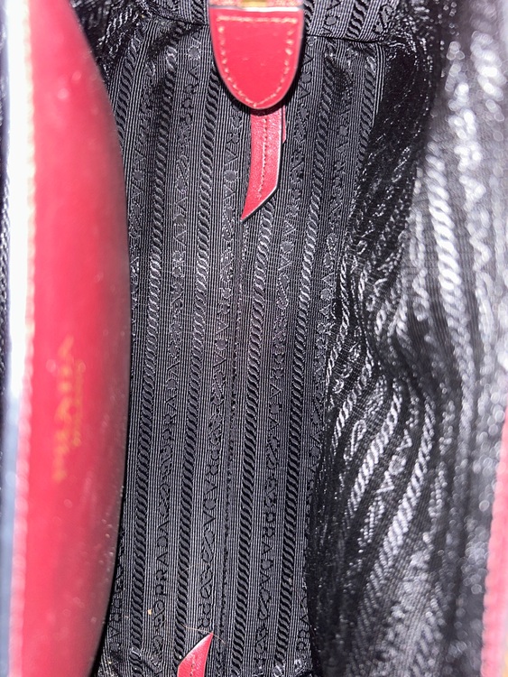 プラダ  （ブランドバッグ）の商品画像 - 査定依頼日：2025年11月12日 - 最高査定価格：110,000円