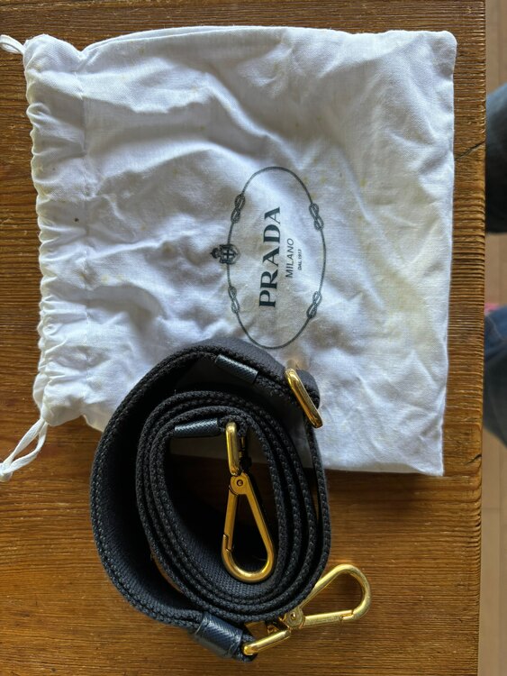 プラダ  （ブランドバッグ）の商品画像 - 査定依頼日：2025年2月22日 - 最高査定価格：60,000円
