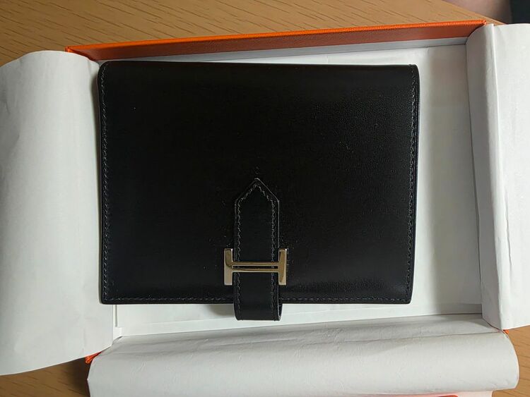 HERMES　ベアンコンパクト　ボックスカーフ（ブランド財布・小物）の商品画像 - 査定依頼日：2025年8月24日 - 最高査定価格：70,000円