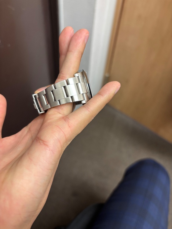 ロレックス エクスプローラー 214270（高級時計）の商品画像 - 査定依頼日：2025年11月30日 - 最高査定価格：1,160,000円