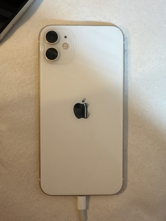 iPhone11 128GB SIMフリー（スマホ）の商品画像 - 査定依頼日：2026年2月27日 - 最高査定価格：15,000円