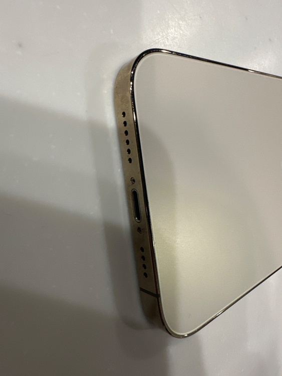 iPhone 13 Pro Max 128GB au（スマホ）の商品画像 - 査定依頼日：2026年2月22日 - 最高査定価格：59,000円