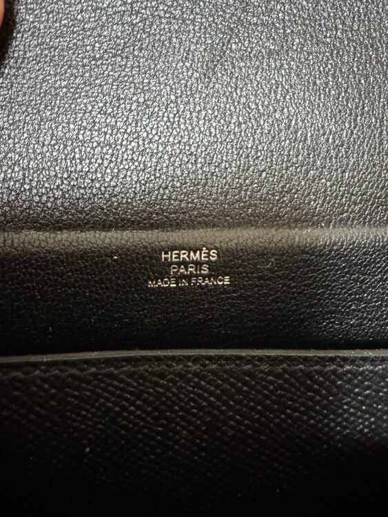 ケリーマルチポケットトゥーゴー（ブランドバッグ）の商品画像 - 査定依頼日：2025年3月9日 - 最高査定価格：1,050,000円