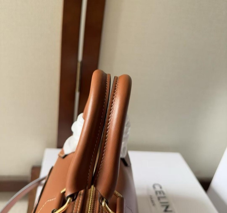 セリーヌ  （ブランドバッグ）の商品画像 - 査定依頼日：2025年9月21日 - 最高査定価格：220,000円