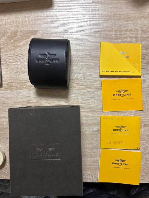 ブライトリング クロノマット S041B48Pa（高級時計）の商品画像 - 査定依頼日：2025年12月30日 - 最高査定価格：420,000円