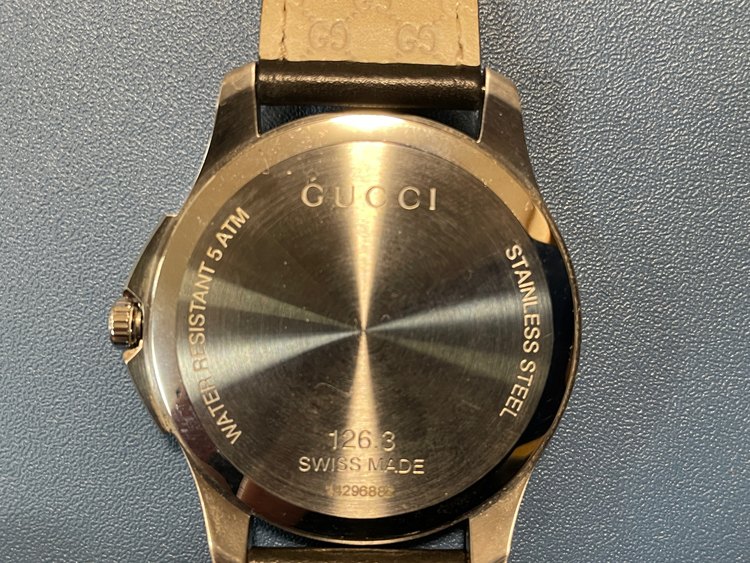 GUCCI クォーツ メンズ腕時計 YA126.3（古着・ファッション）の商品画像 - 査定依頼日：2023年1月26日