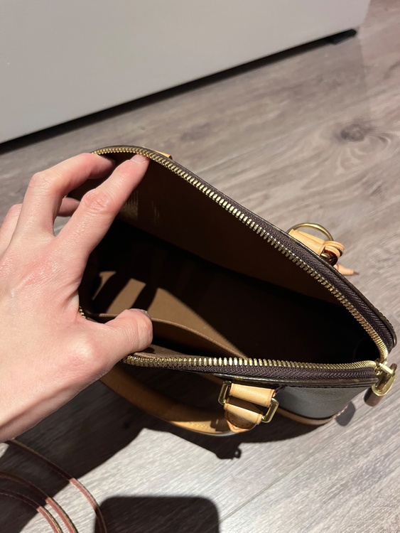 アルマ（ブランドバッグ）の商品画像 - 査定依頼日：2026年3月2日 - 最高査定価格：150,000円