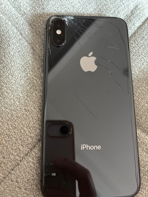 iPhoneXS（スマホ）の商品画像 - 査定依頼日：2026年7月18日 - 最高査定価格：9,000円