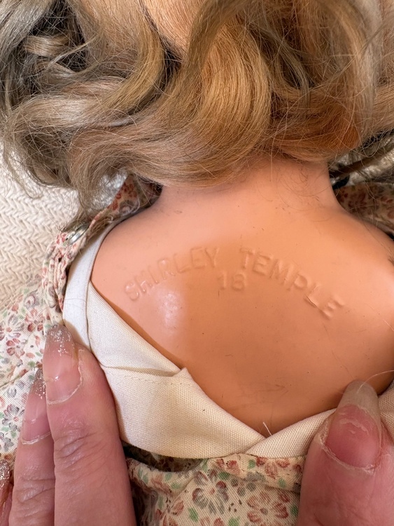 シャーリーテンプル　18　（美術品・骨董品）の商品画像 - 査定依頼日：2026年2月19日 - 最高査定価格：3,000円