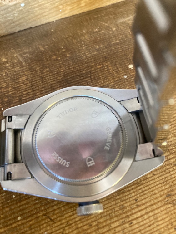 チューダー ブラックベイ 79220a（高級時計）の商品画像 - 査定依頼日：2025年7月15日 - 最高査定価格：380,000円