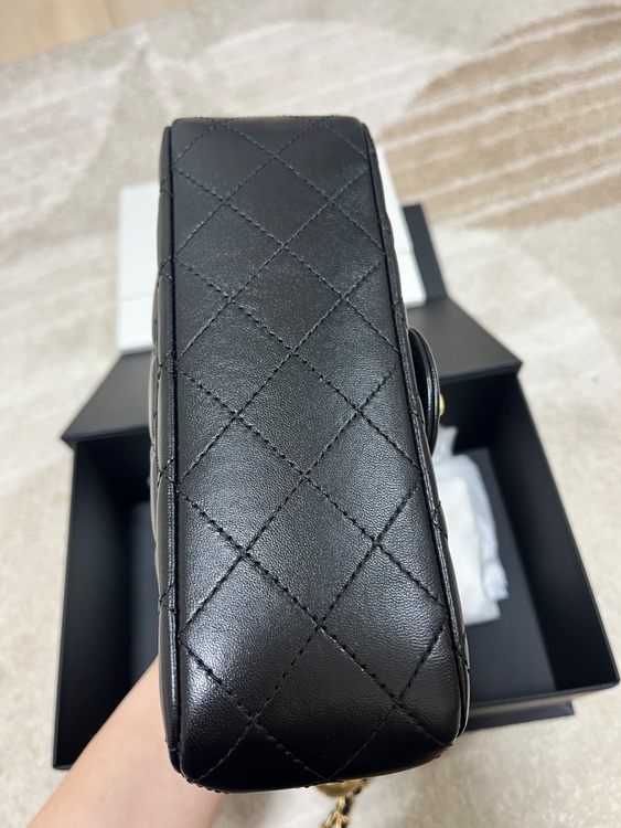 シャネルミニフラップ　バッグ　ミニマトラッセココボール（ブランドバッグ）の商品画像 - 査定依頼日：2026年4月26日 - 最高査定価格：600,000円