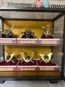 戦国武将 兜 ミニチュア 6種セット ガラスケース入り（美術品・骨董品）の商品画像 - 査定依頼日：2026年8月18日 - 最高査定価格：5,000円