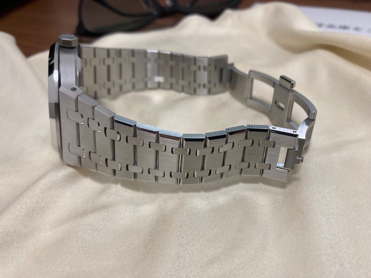 オーデマピゲ ロイヤルオーク 15510st.oo.1320st.0（高級時計）の商品画像 - 査定依頼日：2026年3月23日 - 最高査定価格：6,550,000円