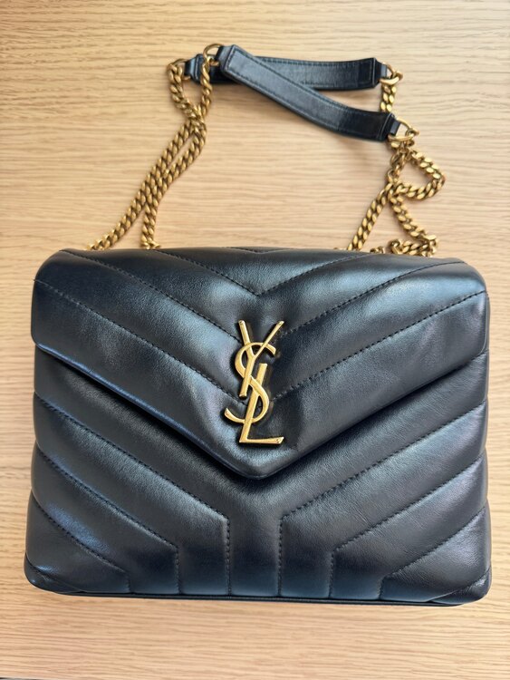 イブサンローラン  （ブランドバッグ）の商品画像 - 査定依頼日：2025年5月4日 - 最高査定価格：230,000円