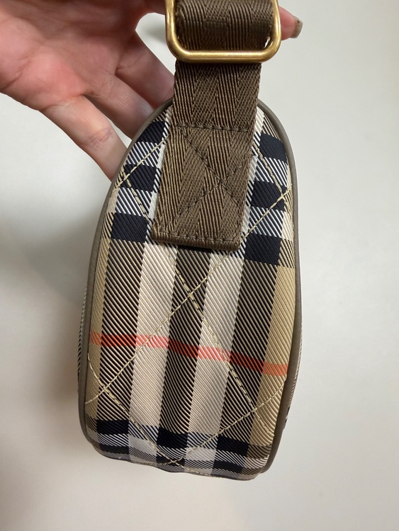 その他 バーバリー （ブランドバッグ）の商品画像 - 査定依頼日：2025年12月23日 - 最高査定価格：33,000円