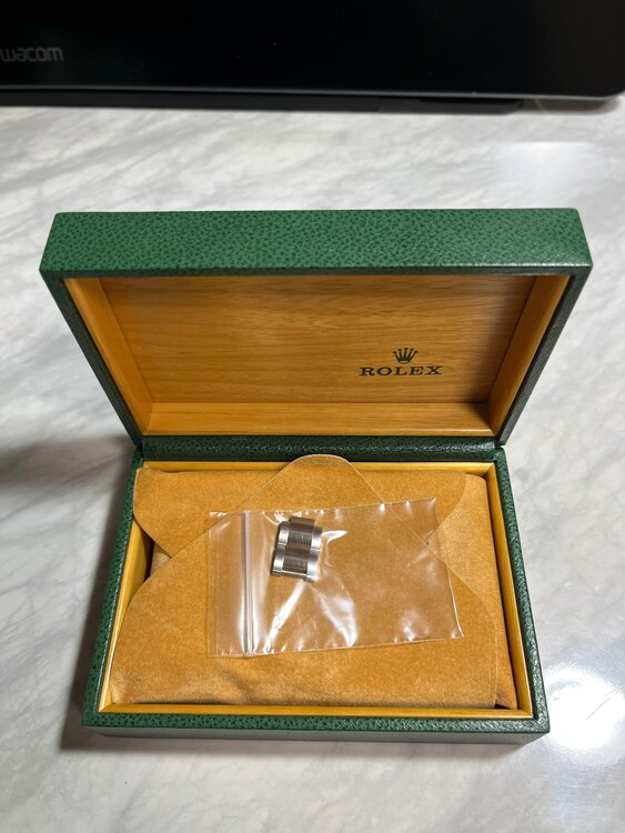 ロレックス デイトナ 1652（高級時計）の商品画像 - 査定依頼日：2025年2月3日 - 最高査定価格：3,250,000円