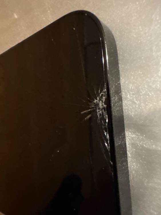 iPhone 15 Pro 128GB Softbank（スマホ）の商品画像 - 査定依頼日：2026年1月7日 - 最高査定価格：77,000円