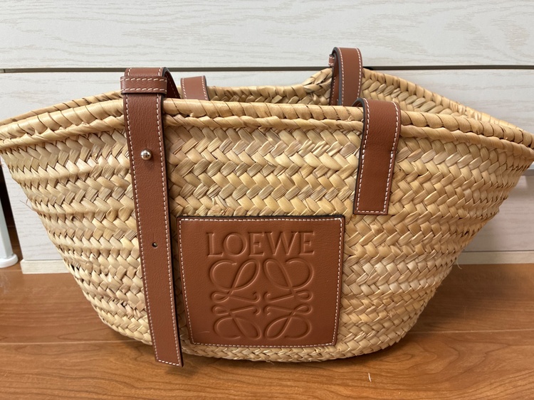 ロエベ バスケットバッグ ミディアム（ブランドバッグ）の商品画像 - 査定依頼日：2026年9月15日 - 最高査定価格：28,000円