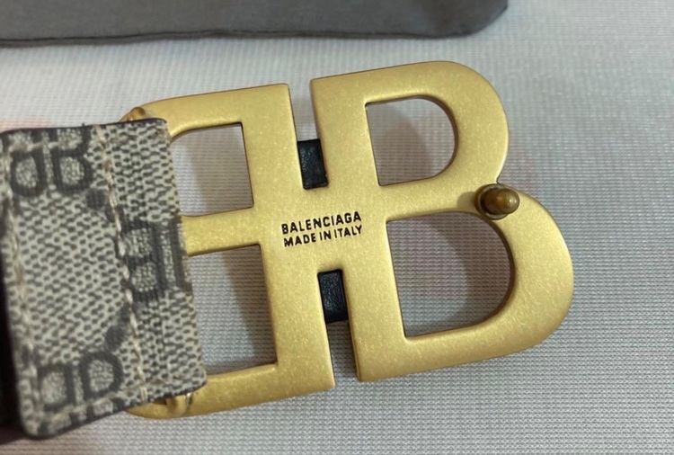 バレンシアガ  （ブランドバッグ）の商品画像 - 査定依頼日：2025年11月6日 - 最高査定価格：40,000円