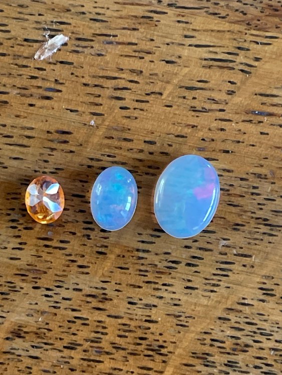 オパールルース2点スペサルティンガーネット一点（宝石）の商品画像 - 査定依頼日：2023年7月6日 - 最高査定価格：4,000円