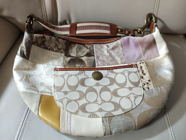 コーチショルダーバッグ（ブランドバッグ）の商品画像 - 査定依頼日：2025年9月4日 - 最高査定価格：3,000円