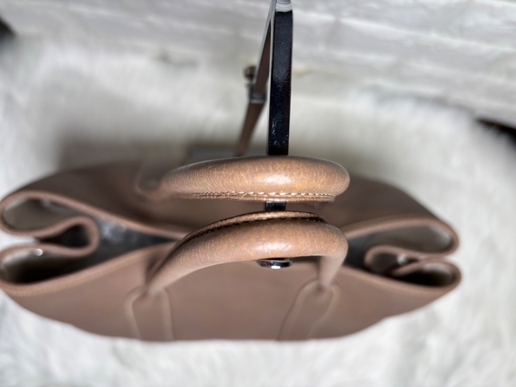 エルメス  ガーデンパーティ PM 刻印□O ネゴンダ レザー エトゥープ （ブランドバッグ）の商品画像 - 査定依頼日：2025年10月30日