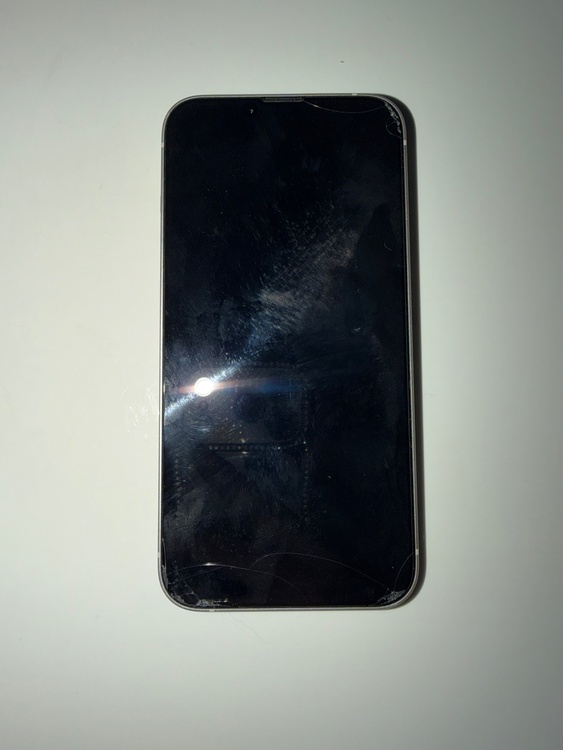 iPhone iPhone 14 256GB docomo（スマホ）の商品画像 - 査定依頼日：2026年7月29日 - 最高査定価格：52,000円