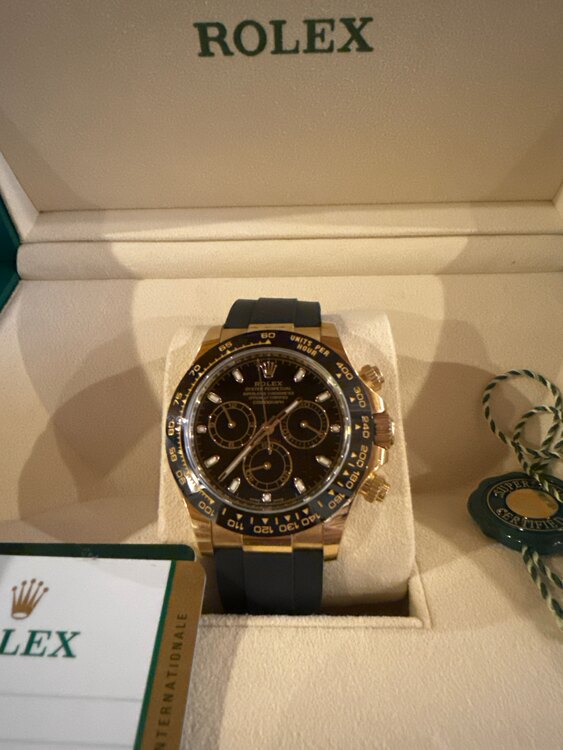 ロレックス デイトナ 116518Ln（高級時計）の商品画像 - 査定依頼日：2025年1月20日 - 最高査定価格：5,500,000円