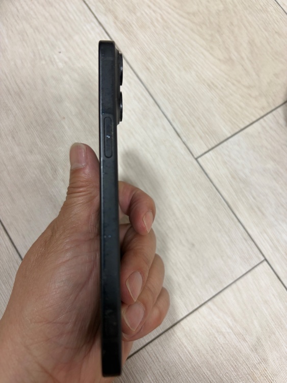 iPhone 15 128GB Softbank（スマホ）の商品画像 - 査定依頼日：2026年4月29日 - 最高査定価格：63,000円