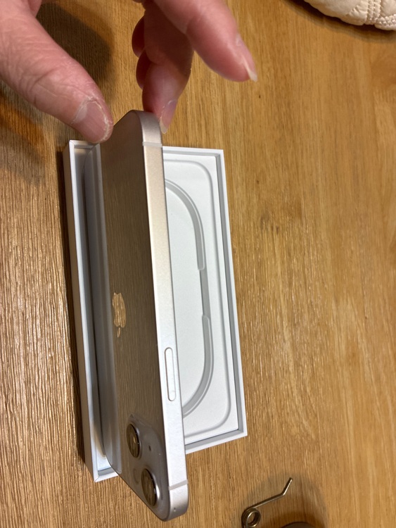 iPhone13（スマホ）の商品画像 - 査定依頼日：2025年11月24日 - 最高査定価格：43,000円