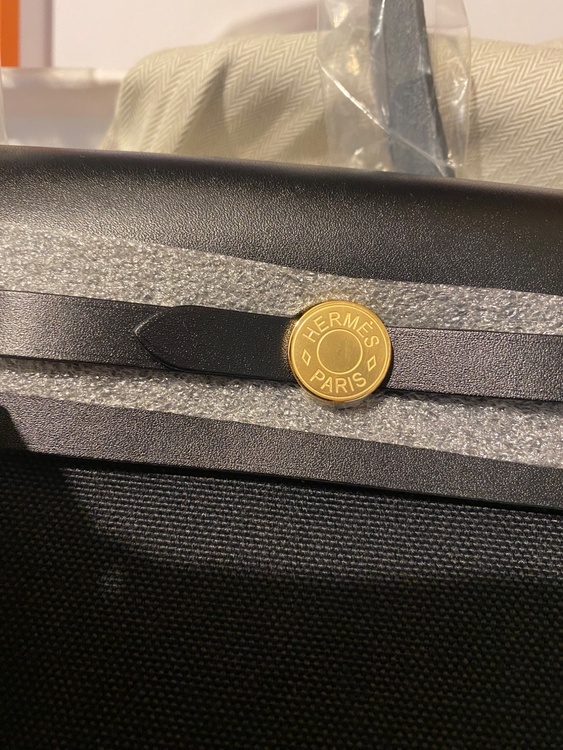 エールバッグジップ 20 ルトゥルネ、黒 H086430CCAA（ブランドバッグ）の商品画像 - 査定依頼日：2026年3月20日 - 最高査定価格：530,000円