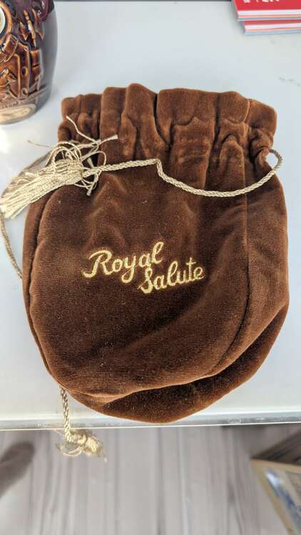 ウイスキー シーバスリーガル （お酒）の商品画像 - 査定依頼日：2025年2月19日 - 最高査定価格：4,000円