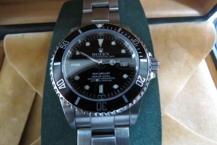 ロレックス シードゥエラー 1660（高級時計）の商品画像 - 査定依頼日：2024年12月27日 - 最高査定価格：1,350,000円