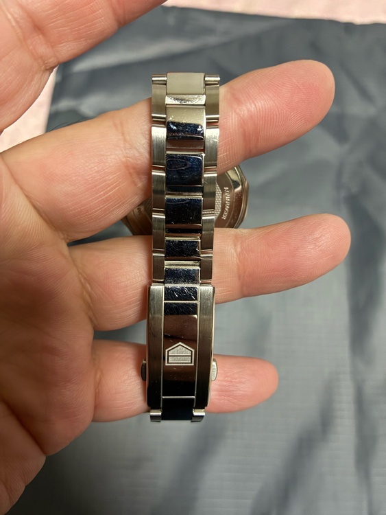 タグホイヤー アクアレーサー WBP1311.BA0005（高級時計）の商品画像 - 査定依頼日：2026年2月7日 - 最高査定価格：165,000円