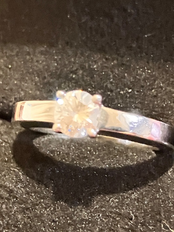 カルティエ ソリテール リング Pt950 ダイヤ0.36ct（宝石）の商品画像 - 査定依頼日：2026年7月13日 - 最高査定価格：100,000円