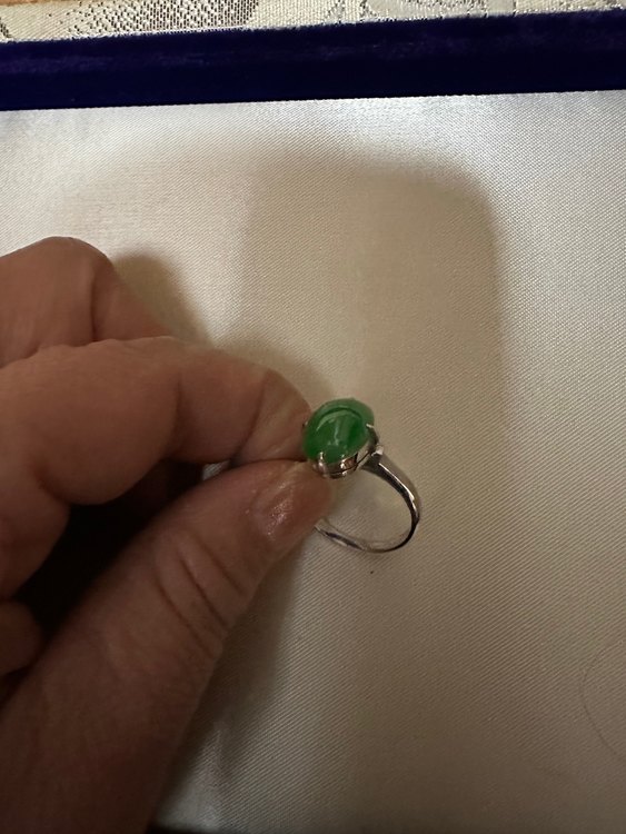 エメラルドの指輪（宝石）の商品画像 - 査定依頼日：2023年1月10日 - 最高査定価格：8,000円