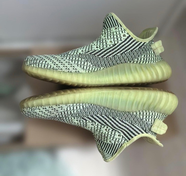 YEEZY BOOST 350 イーズリール V2（古着・ファッション）の商品画像 - 査定依頼日：2026年8月20日 - 最高査定価格：2,300円