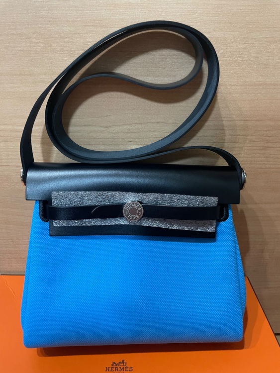 エルメス エールバッグ （ブランドバッグ）の商品画像 - 査定依頼日：2025年9月24日 - 最高査定価格：100,000円