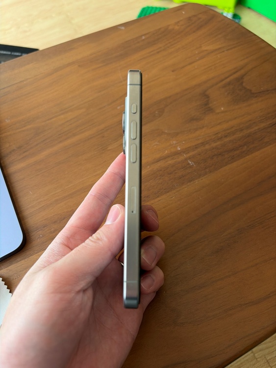 iPhone 15 Pro 128GB SIMフリー（スマホ）の商品画像 - 査定依頼日：2026年1月17日 - 最高査定価格：77,000円