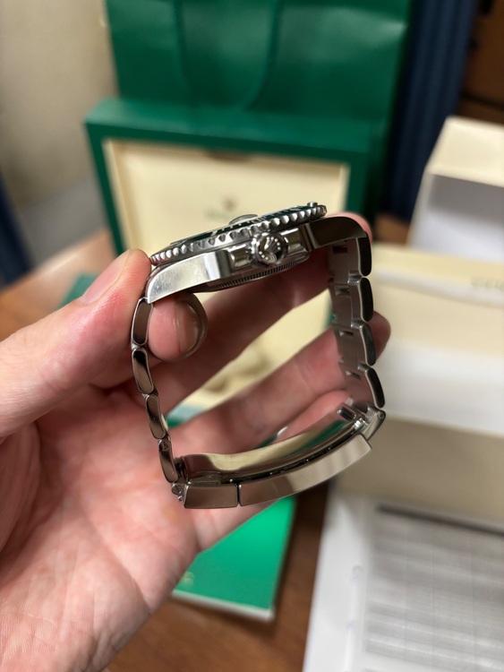 ロレックス　サブマリーナデイト（高級時計）の商品画像 - 査定依頼日：2025年10月22日 - 最高査定価格：2,120,000円