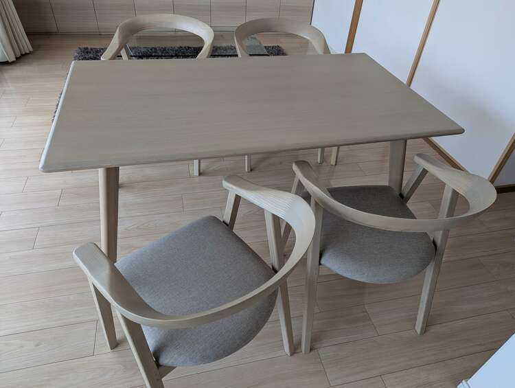 ダイニングテーブル、椅子４、袖机（家具・寝具）の商品画像 - 査定依頼日：2025年3月30日 - 最高査定価格：5,000円