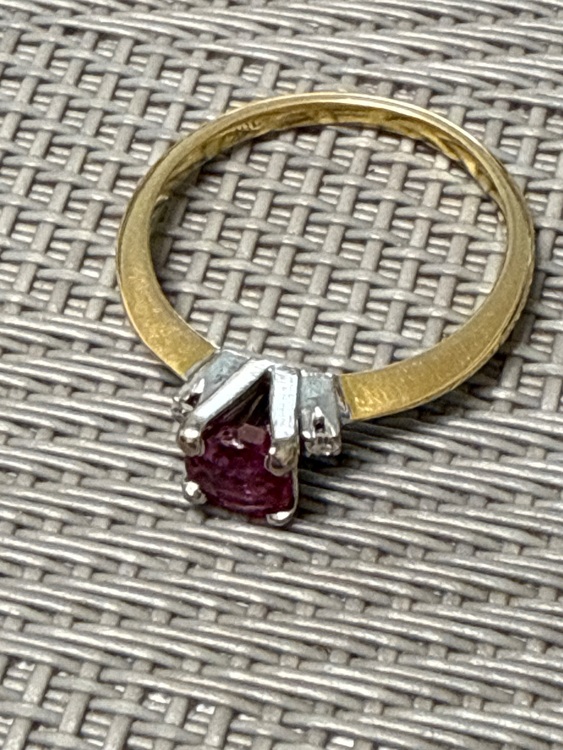 指輪　ピアス片方（金・貴金属）の商品画像 - 査定依頼日：2025年8月27日 - 最高査定価格：370,000円