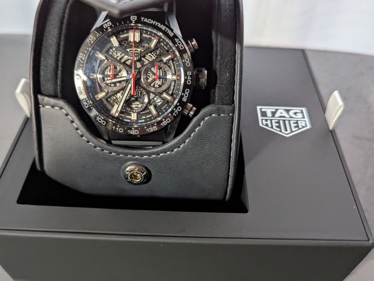 タグホイヤー カレラ CBG2010WUU832（高級時計）の商品画像 - 査定依頼日：2025年6月22日 - 最高査定価格：410,000円